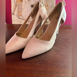 Tan heels